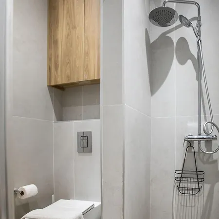 Irinis 150 Urban Luxury By Sweet Keys *