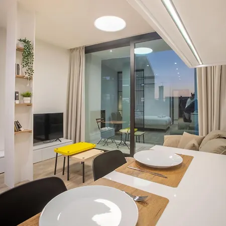 דירה Irinis 150 Urban Luxury By Sweet Keys