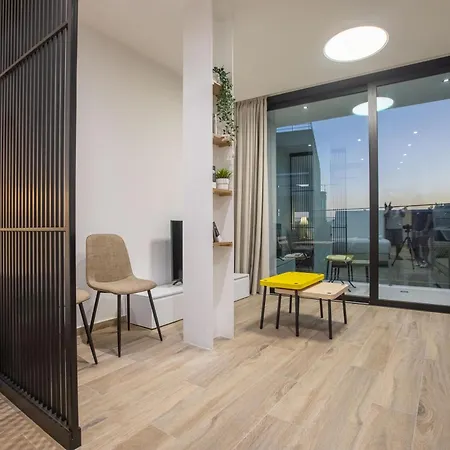 Апартаменты Irinis 150 Urban Luxury