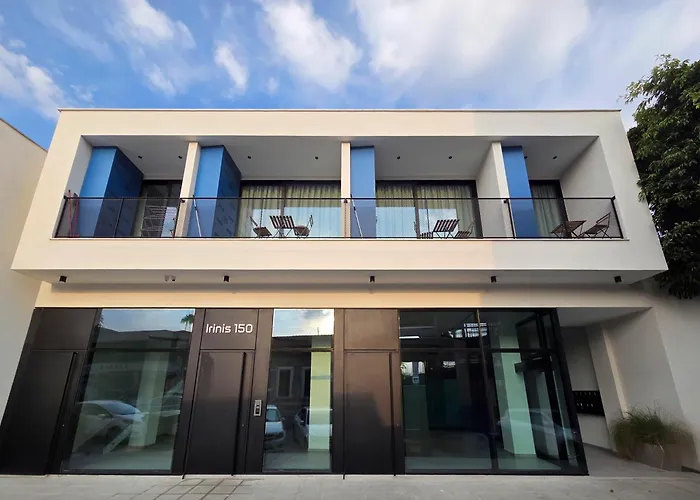 Irinis 150 Urban Luxury Lägenhet Limassol