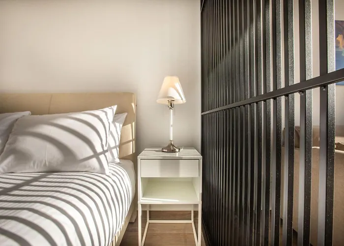 Irinis 150 Urban Luxury 아파트 *