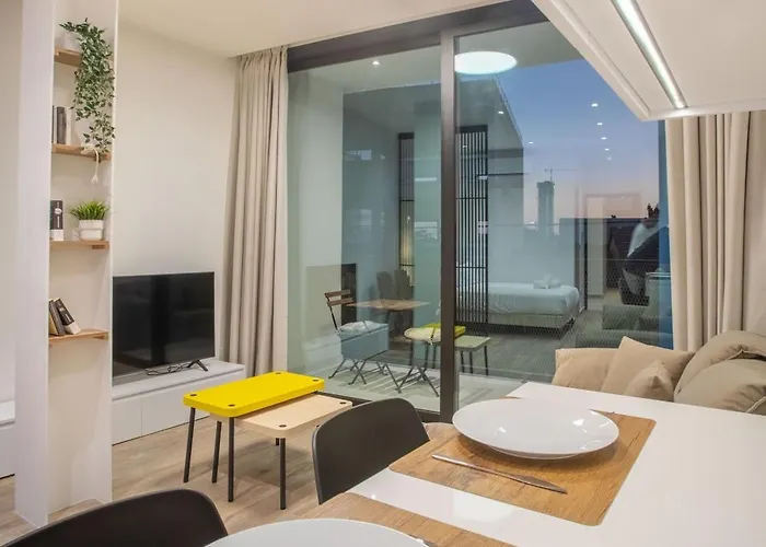 아파트 Irinis 150 Urban Luxury